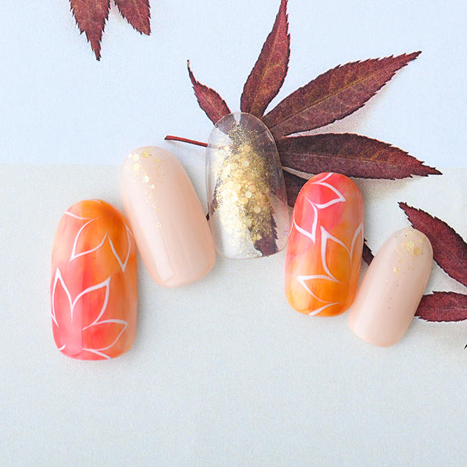 <center>オレンジのグラデーションで深い紅葉の秋を感じて</center>