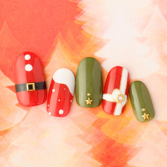 <center>サンタさんの服をアートしたキュートなクリスマスネイル</center>