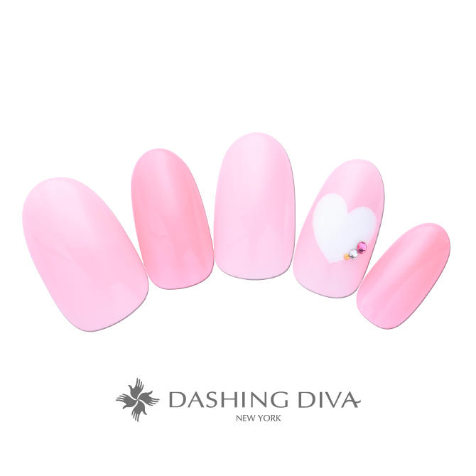 薄ピンクのワンカラーに優しいホワイトハート ネイルデザイン ネイルサロンのダッシングディバ Dashing Diva