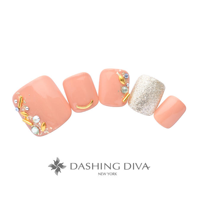 散りばめたキラキラが輝くピンクフットネイル ネイルデザイン ネイルサロンのダッシングディバ Dashing Diva