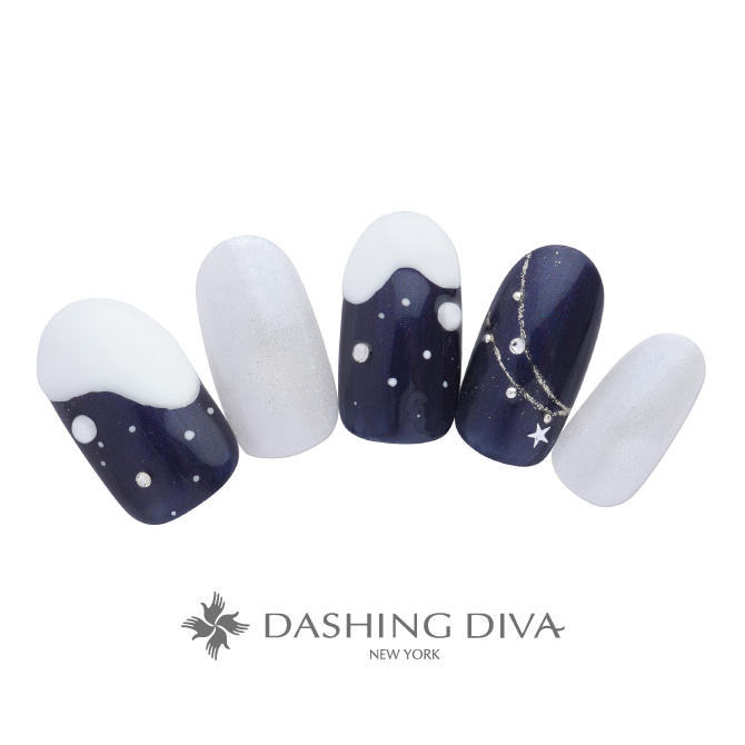 たっぷりと降り積もったスノーアートはコロンと愛らしく (K11-CP1-ST15)