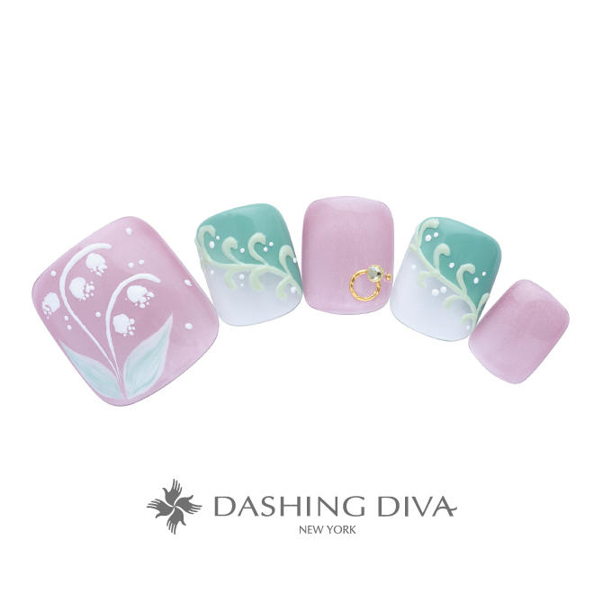 すずらんの華奢な花を足元に咲かせて幸福の再来を（L03-P14）