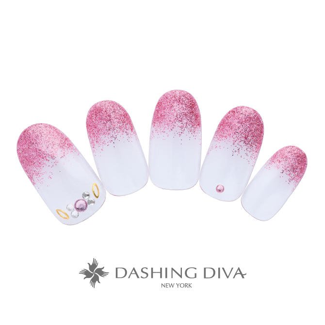 鮮やかなピンクのラメグラに控え目なストーンをプラス（L03-L11）