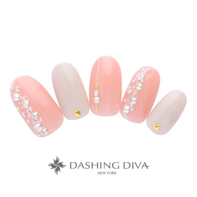 きらめきをたっぷり集めたストーンで華やかな指先に（L05-CP1-ST11）