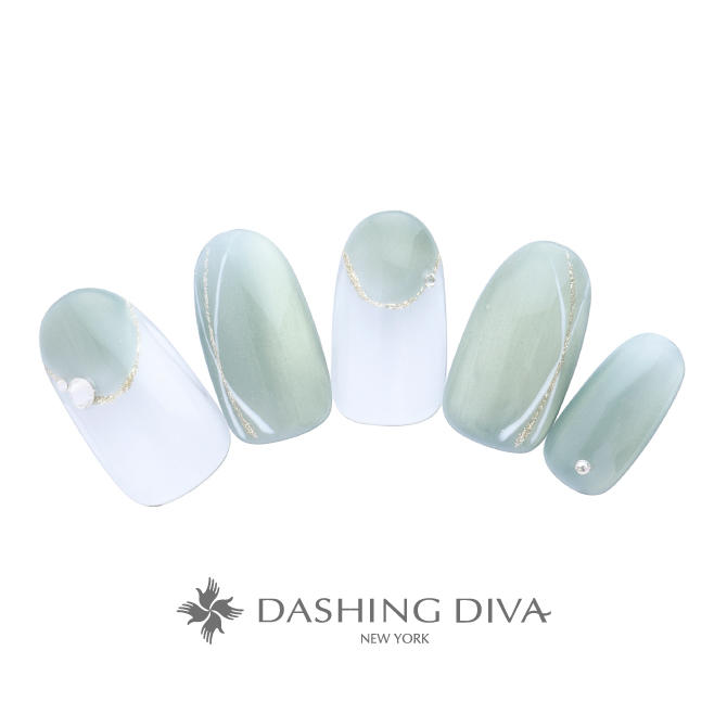 寒色系のマグネットネイルはホワイトラインでクールに決めて（L05-CP1-ST15）