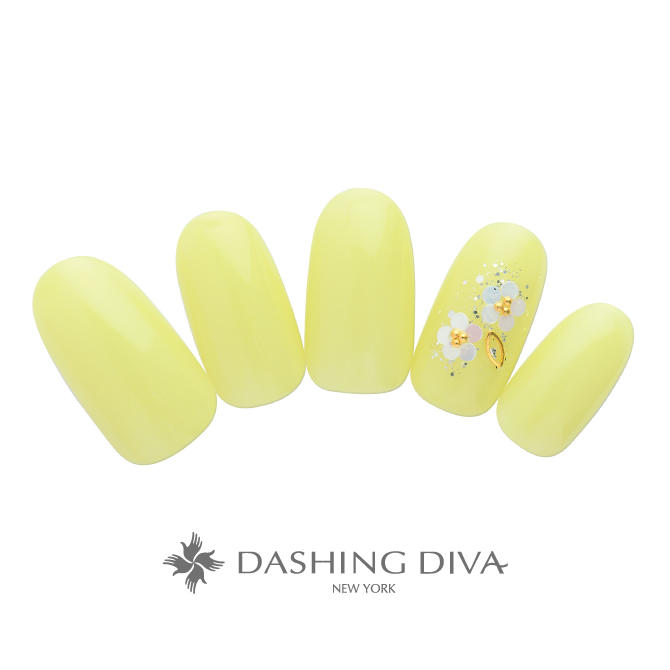 パッと明るい指先を叶えてくれるイエロー×ホロフラワー（L05-CP1-L12）