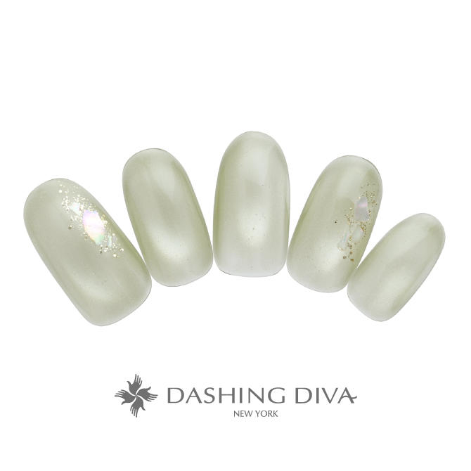 ペリドットカラーのマグネットを引き立てるシェルとラメがけ（L05-CP1-S11）