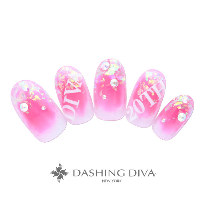 DIVAピンクのチーク×キラキラ＆クリアの抜け感を楽しんで（L05-CP1-F13）