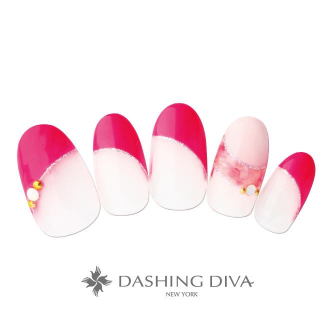 ダブルバルーンフレンチをポイントにしたシンプル斜めフレンチ ネイルデザイン ネイルサロンのダッシングディバ Dashing Diva ダブルバルーンフレンチをポイントにしたシンプル斜めフレンチ ネイルデザイン ネイルサロンのダッシングディバ Dashing Diva