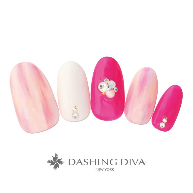 ピンクベースのタイダイにストーンアートが華やかなネイル ネイルデザイン ネイルサロンのダッシングディバ Dashing Diva